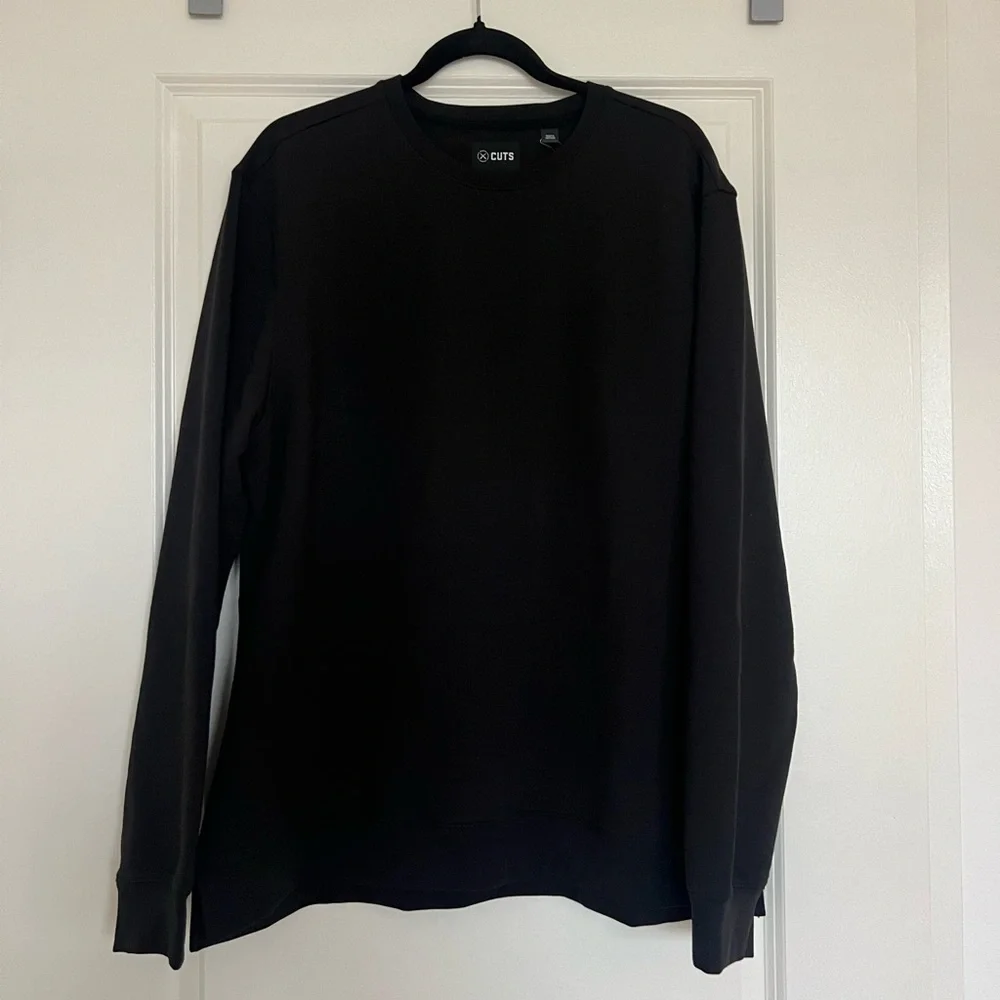 Cuts Hyperloop Pullover Split-Hem - Picture 3 of 4